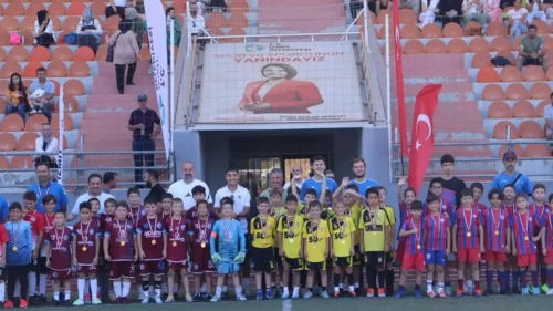İzmit Kurtuluş Futbol Turnuvası başarıyla tamamlandı