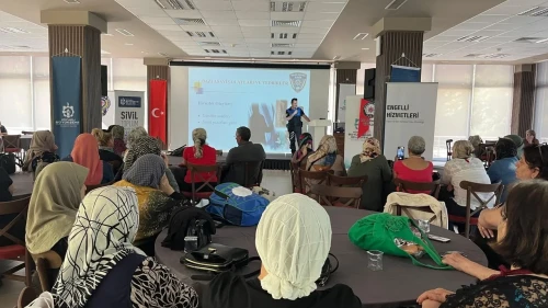 Kocaeli Büyükşehir yaşlılara eğitim kampı düzenledi
