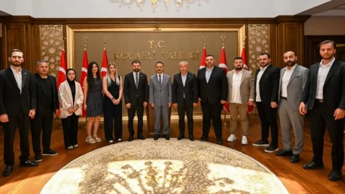 Anahtar Parti İzmit Başkanı Vali Aktaşı ziyaret etti