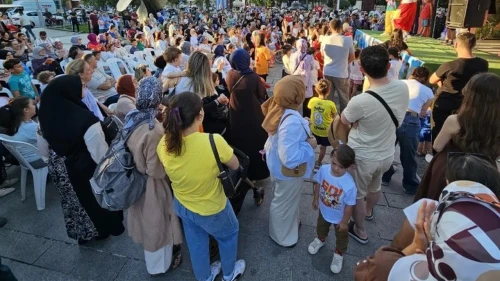 Gölcük Belediyesi Anıtparkta karne şenliği düzenledi