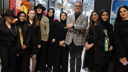 KOMEK Moda Akademisi vitrin sergisi açıldı