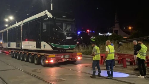 Kocaeli Büyükşehir yeni tramvay filosunu genişletti