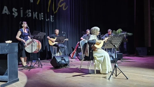 Başiskele Müzik Okulları öğrencileri yıl sonu gösterdi