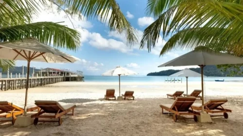Çeşme plajlarında 2025 yaz partileri başlıyor