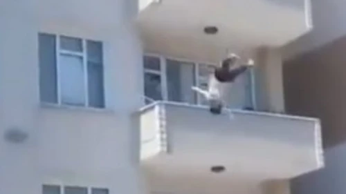 Kadın Çayırova’da 4. kattan atladı