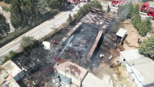 Yediemin otoparkında depo yangını söndürüldü