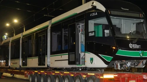 Kocaeli Büyükşehir 8 yeni tramvay hizmete aldı