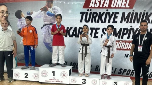 Körfez Gençlerbirliği SK minikler şampiyonadan madalyalarla döndü
