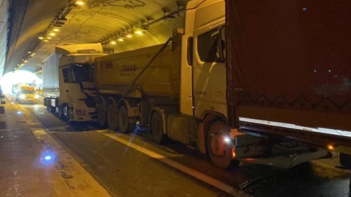 Gültepe Tüneli'nde zincirleme kaza 2 yaralı