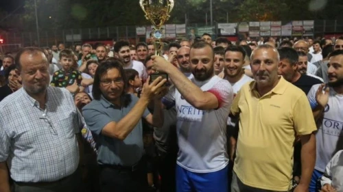 Mamuriye Gölcük futbol turnuvasında şampiyon oldu
