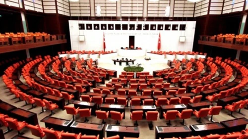Gelecek Partisi 2 milletvekili istifa etti