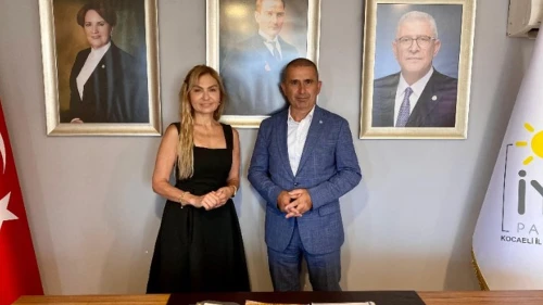 Sibel Edis İYİ Partiye resmen katıldı