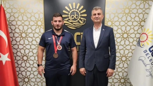 Abdulrefik Öner başpehlivan unvanı aldı