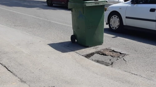 Körfez’de kanalizasyon patlaması yol çökertti