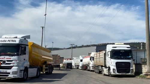 Körfez’de kamyon elektrik tellerine temas etti