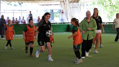 Kocaeli kadın futboluna destek verdi
