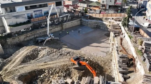 Dilovası kent meydanı çalışmaları ilerliyor