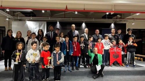 Kocaeli satranç turnuvası ödülleri dağıtıldı