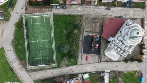 Kandıra’ya beş yeni halı saha geliyor