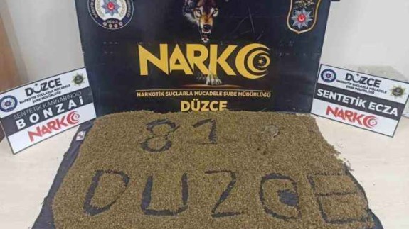 Düzce'de 2 Uyuşturucu Satıcısı Yakalandı