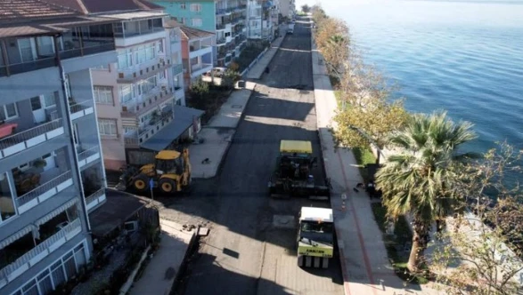Kocaeli büyükşehir belediyesi Halıdere sahil caddesini yeniliyor
