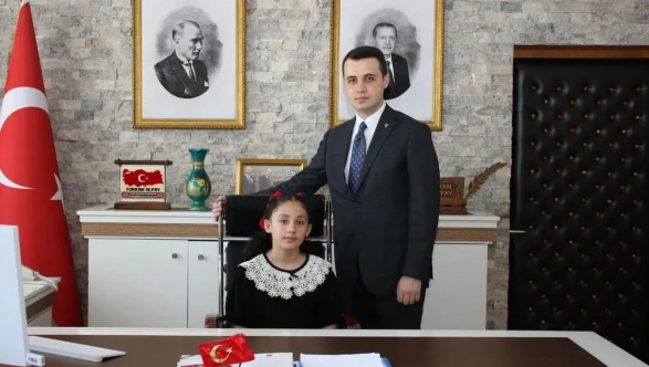 Çilimli Kaymakamı koltuğunu Zümra Aydemir'e devretti: İşte minik kaymakamın ilk talebi