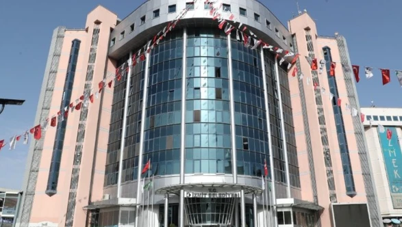 İzmit Belediyesinde başkan yardımcıları görev aldı