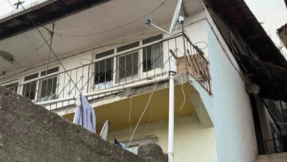 Kocaeli'de evde çatlaklar panik yarattı