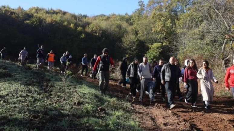 Körfez'de öğrenciler doğa yürüyüşüne katıldı