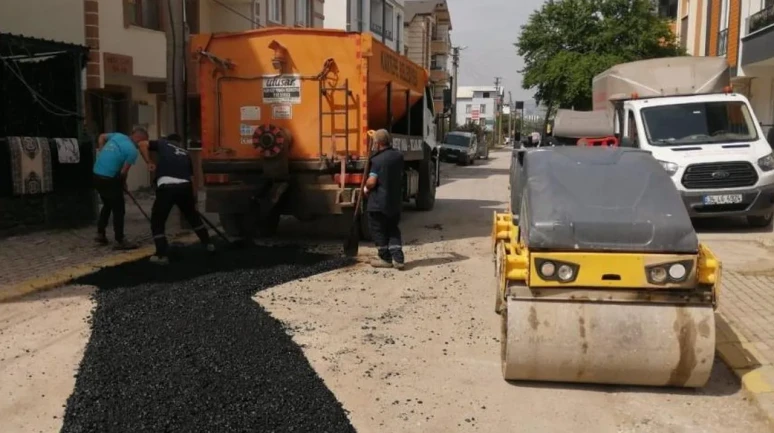 Ataevler Mahallesi'nde yol çilesi son buldu: 70 ton asfaltla konfor zirve yaptı