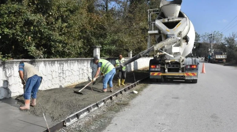 Düzce'de ulaşım seferberliği: 3 ayda 3,71 kilometre yeni yol açıldı