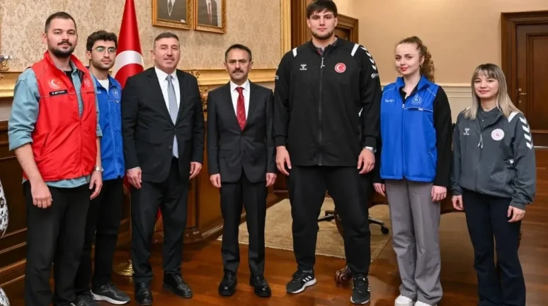 Gençlik Haftası için hazırlıklar tamam! Vali Aktaş, etkinlikleri dinledi
