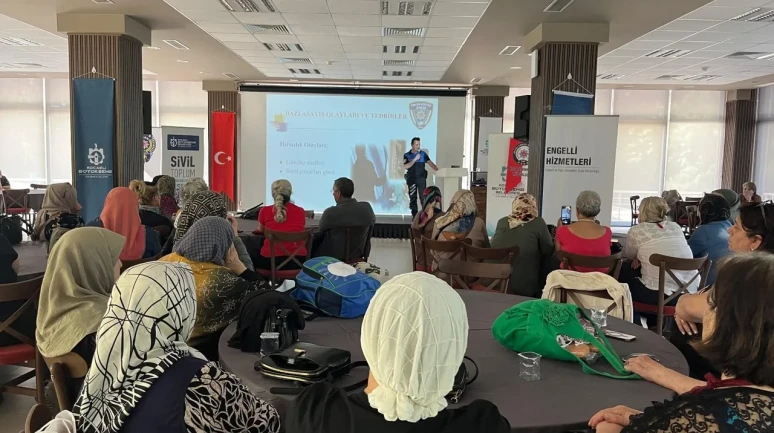 Kocaeli Büyükşehir yaşlılara eğitim kampı düzenledi