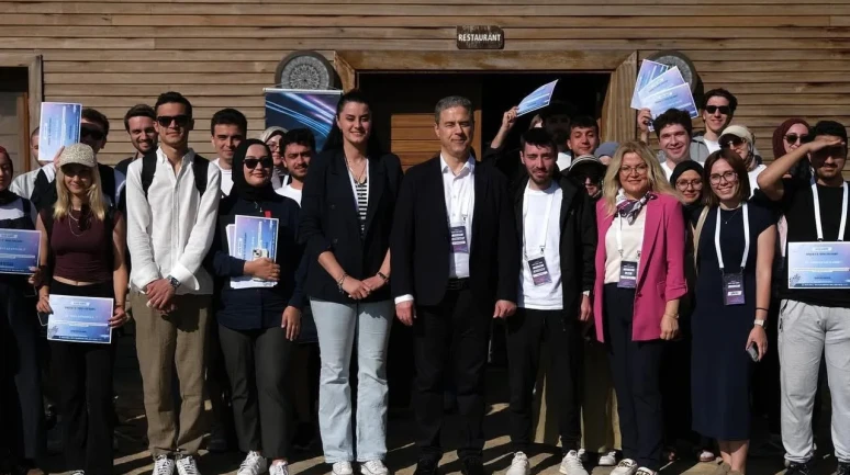 Kocaeli Büyükşehir gençlere yapay zeka kampı düzenledi