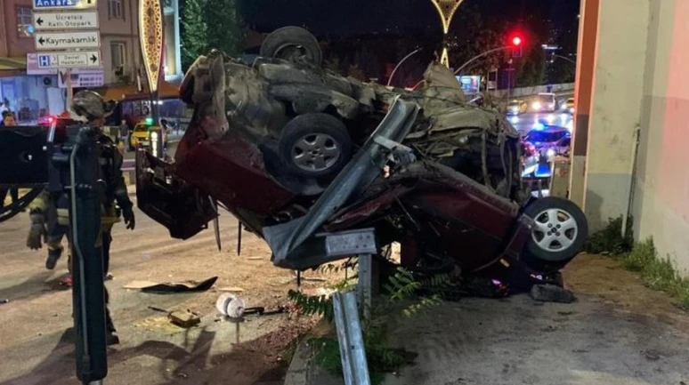 Alkollü sürücü kazada 2 kişiyi öldürdü