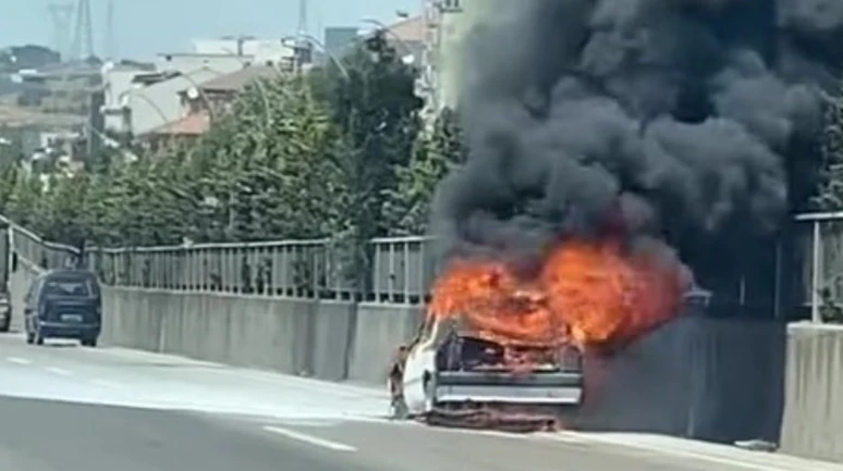Kocaeli’de otomobil alevlere teslim oldu