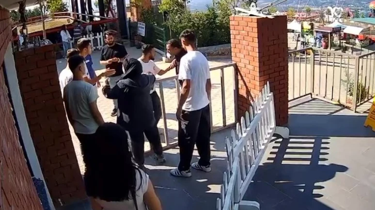 Kocaeli'de tur şoförüne fotoğraf ücreti tartışmasında saldırdılar